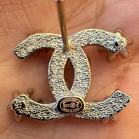 Rare Brand New Classic Chanel CC Crystal Embellished Shooting Star Earrings - Picture 3 of 3